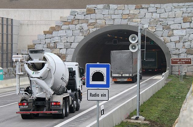 Die Nordröhre des Jagdbergtunnels wurde für den Verkehr freigegeben.