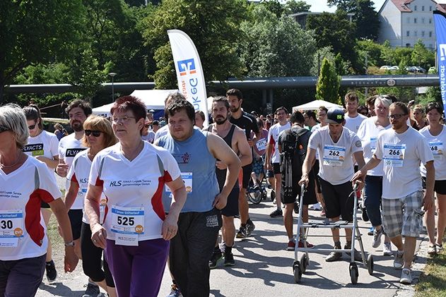 Rund 800 Läufer absolvierten ihre Runden zum 7. Jenaer Stifterlauf durch das Paradies.