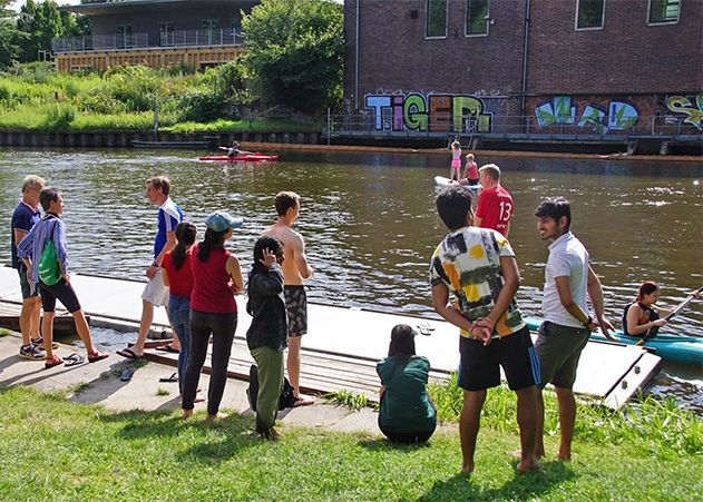 Zum alljährlichen Wassersporttag des Unisports Jena kamen am Samstag etwa 150 Besucher an die Saale.