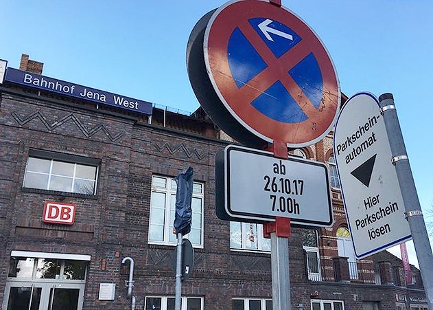 Der Parkplatz vor dem Westbahnhof ist aktuell wegen Bauarbeiten gesperrt.