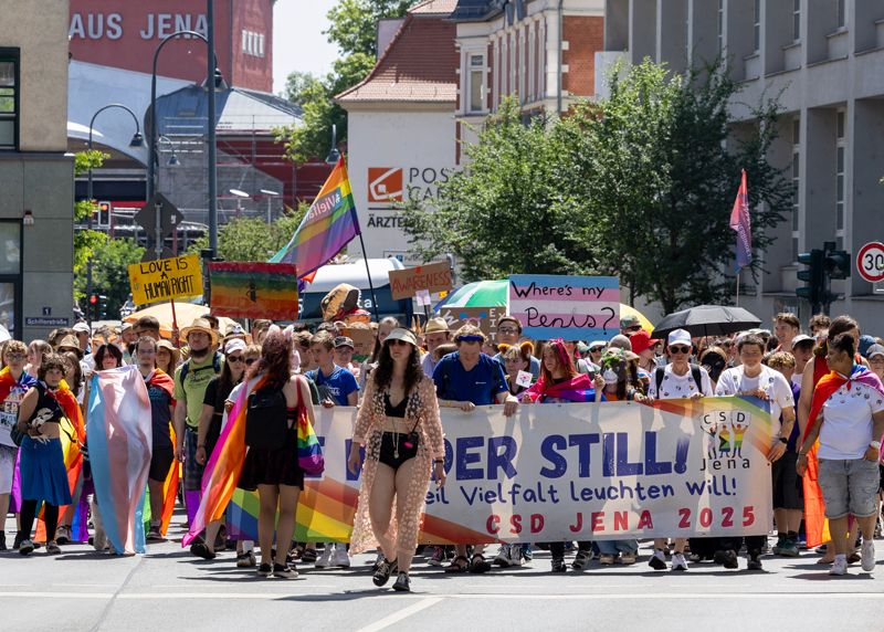 Die Innenstadt von Jena erstrahlte am Samstag erneut in den Farben des Regenbogens.