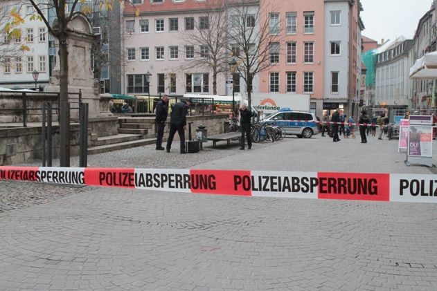 Auf dem Marktplatz in Jena ist am Freitagvormittag ein herrenloser Koffer gefunden worden.
