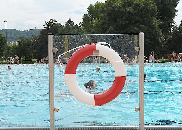 Freude bei Freibadbesuchern: Das Ostbad in Jena bleibt noch bis 21. September geöffnet.