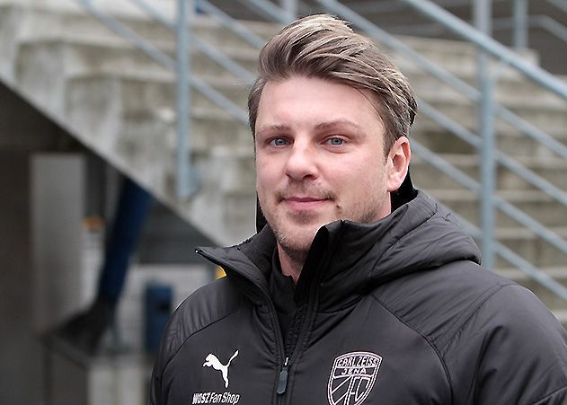 FCC-Trainer Lukas Kwasniok wird sich zum traditionellen Fußballstammtisch den Fragen der Fans stellen.