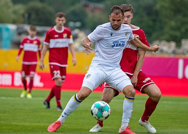 Jenas Fabian Eisele trifft doppelt am Dienstagabend beim Heimsieg gegen Germania Halberstadt.