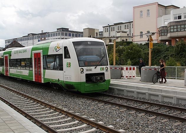 Zwischen Jena und Weimar rollen wieder Züge auf der Mitte-Deutschland-Verbindung.