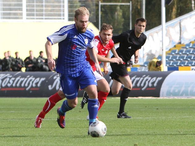 Tom Geißler verlängert beim FC Carl Zeiss Jena für ein weiteres Jahr.