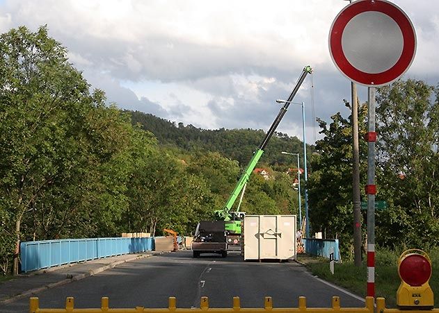 Nach der Vollsperrung der Brücke über der Stadtrodaer Straße in Höhe Jena-Wöllnitz müssen Umleitungen in Kauf genommen werden.