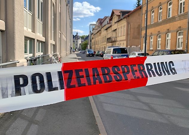 Die Carl-Zeiss-Straße musste wegen dem Einsatz stundenlang gesperrt werden.