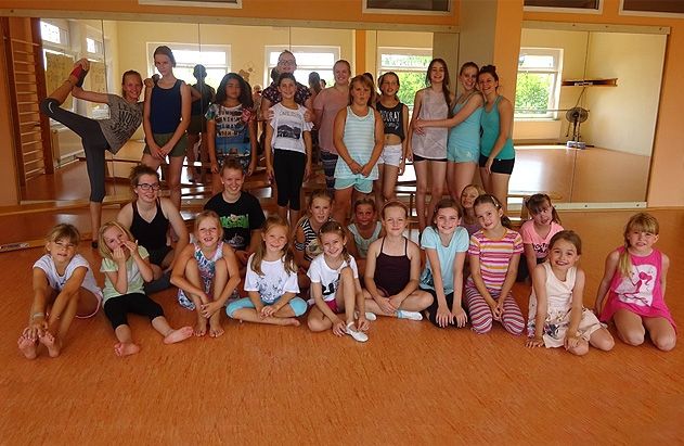 Die Tänzer vom Show-Ballett hatten einen erlebnisreichen Ferienworkshop zum Thema die Sieben Wunder von Jena.