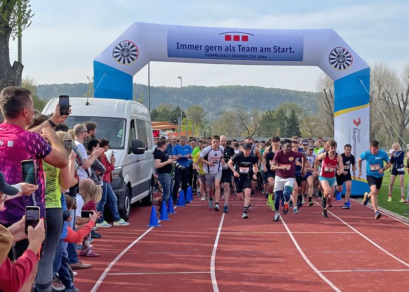 Sportlich, sportlich - Laufen für den guten Zweck! Dabeisein und helfen ist alles, das ist der Grundgedanke bei dem Jenaer Teamlauf.