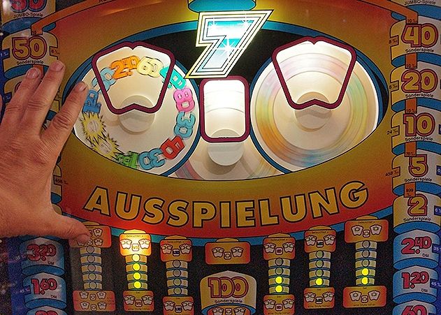 Ist es frühzeitig möglich, eine Glücksspielsucht zu erkennen? Das wollen Psychologen der Universität Jena untersuchen und suchen dafür Probanden.