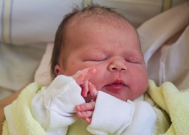 Um 1.55 Uhr erblickte das Mädchen im Uniklinikum Jena das Licht der Welt. Sie wog 3.400 Gramm und war 50 Zentimeter groß.