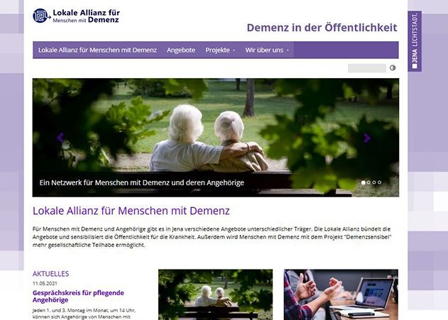 Menschen mit Demenzerkrankung und deren Angehörige können sich online informieren.