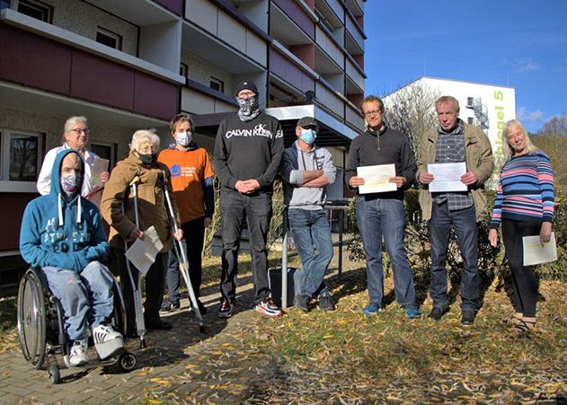 Die Kundgebung wird von betroffenen Mietern und der Bürgerinitiative für soziales Wohnen organisiert.