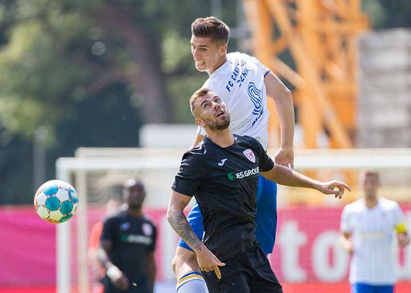 Jenas Neuzugang Jan Dahlke erzielt das Siegtor für Jena gegen den Greifswalder FC.