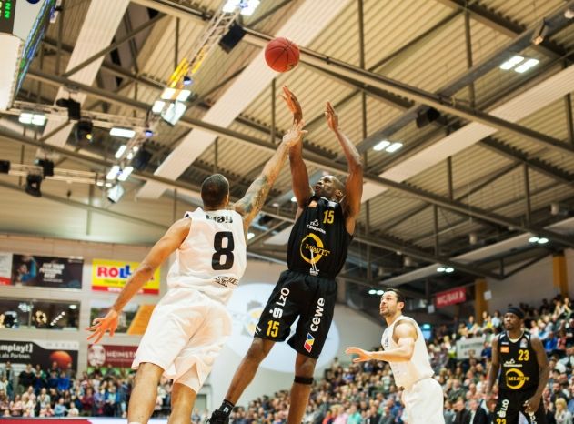 Im April spielte Derrick Allen mit Vechta in der Sparkassen Arena.