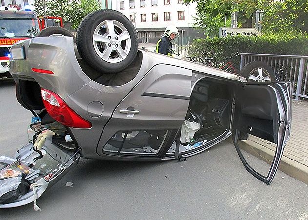 Die ältere Frau musste nach dem Unfall schwer verletzt ins Krankenhaus gebracht werden.