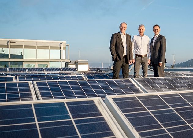 Der Stiftungsvorstand der Klimaschutzstiftung Jena-Thüringen: v.l.n.r.: Thomas Dirkes, Matthias Stüwe und Thomas Zaremba. Die Stadtwerke Energie finanzieren die Arbeit der Stiftung jährlich mit einer festen Zustiftung von 250.000 Euro.