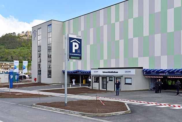 1.300 Parkplätze bietet das neue Parkhaus am UKJ. Es liegt direkt gegenüber des künftigen Haupteingangs des Jenaer Universitätsklinikums.