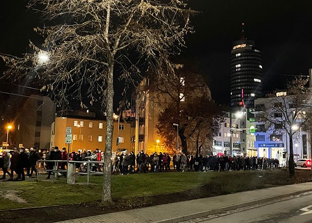 Corona-Protest am Montagabend: In Jena wurde mal wieder gegen die Covid-19-Maßnahmen "spaziert".