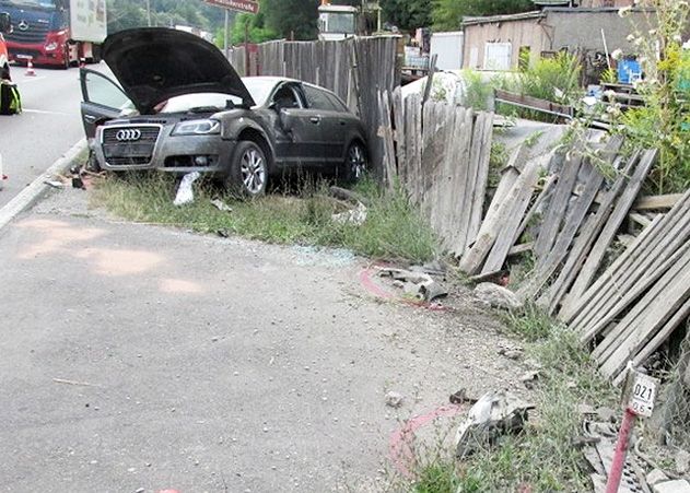 In Kahla kam es gestern zu einem Unfall, bei dem ein Ehepaar schwer verletzt wurde.