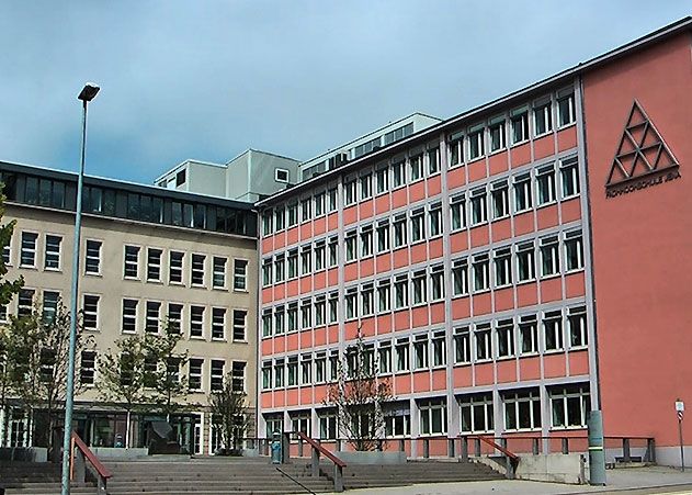 Im Ranking des Bewertungsportals StudyCheck erreichte die Ernst-Abbe-Hochschule den 1. Platz unter den Thüringer Fachhochschulen.