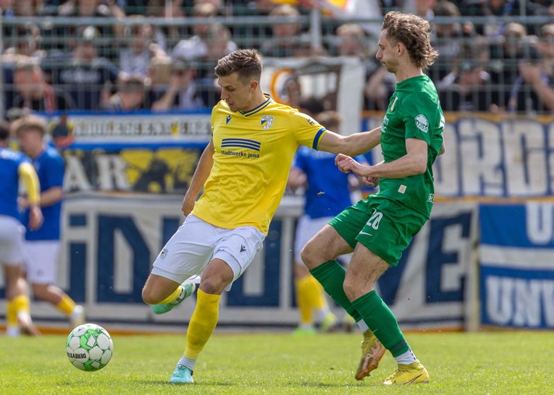 Jenas Maurice Hehne verletzte sich im Spiel bei Chemie Leipzig wird länger ausfallen.