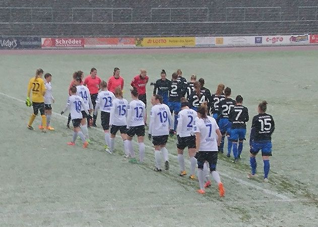 Die Fußballerinnen des USV Jena sind im Achtelfinale beim Zweitligisten Saarbrücken gescheitert.