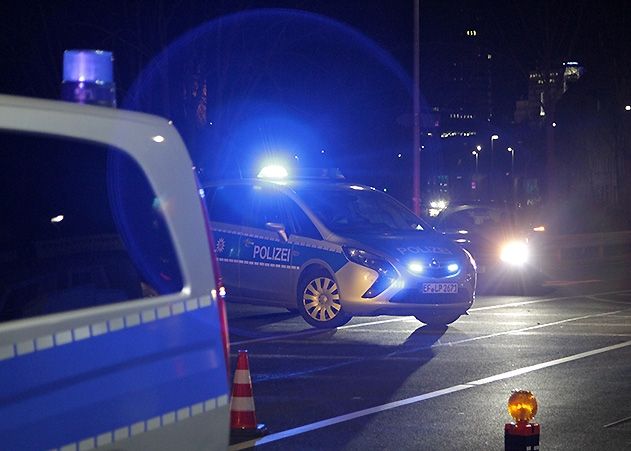 Wegen einem fliegenden Baumstamm musste am Mittwochabend in Jena die Polizei ausrücken.