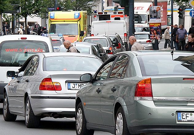 Wie soll der Verkehr zukünftig durch Jena rollen? Die Bürger sind zur Mitarbeit am neuen Verkehrskonzept aufgefordert.