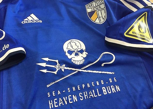 Auch in der neuen Saison unterstützt die weltweit erfolgreiche Thüringer Heavy-Metal-Band Heaven Shall Burn den Fußball-Regionalligisten.