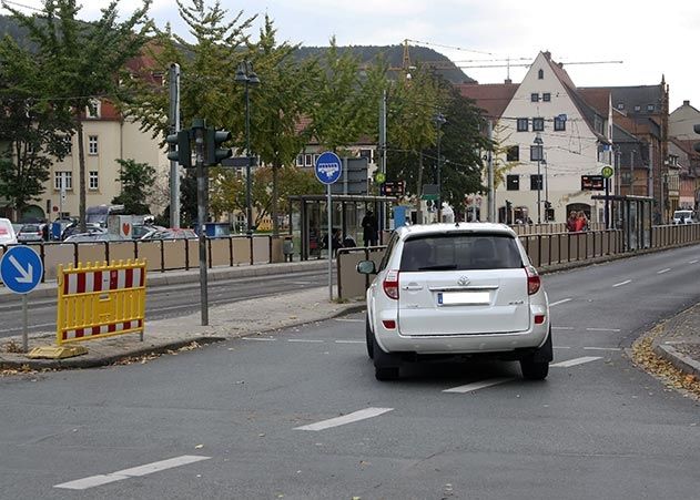 Seit Freitagmittag kann der Löbdergraben vom Lutherplatz in Richtung Roter Turm wieder befahren werden.