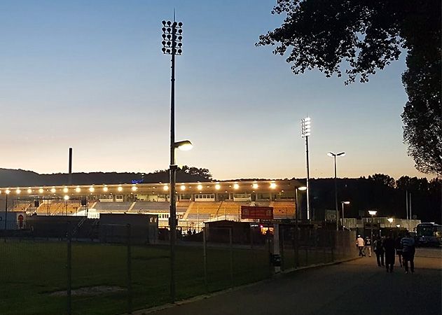 Der FC Carl Zeiss Jena wird sein Heimspiel unter Flutlicht gegen Energie Cottbus vor nur 250 Zuschauern austragen können.