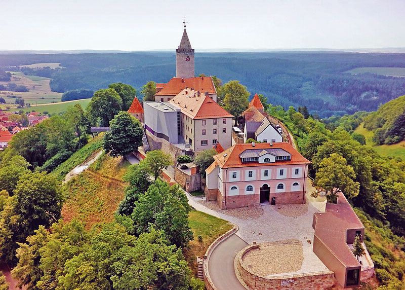 Blick auf die Leuchtenburg bei Jena.