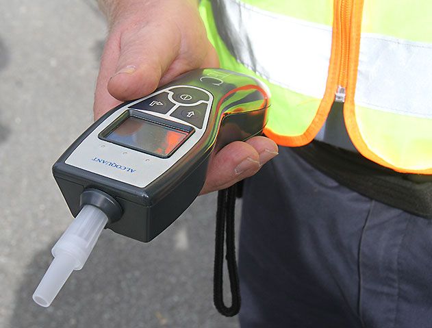 Die Polizei hat am Freitag eine betrunkene Autofahrerin in Jena aus dem Verkehr gezogen.