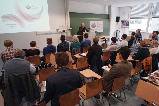 Gründungsinteressierte erhalten an der Universität Jena hilfreiche Expertentipps zum Aufbau eines eigenen Unternehmens.