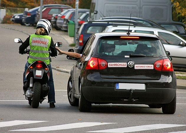 Auch Fahrschulen dürfen ab Montag wieder ihren Betrieb aufnehmen.