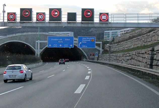 Durch eine Falschfahrerin kam es auf der A4-Auffahrt vor dem Lobdeburg-Tunnel zu einem Crash.