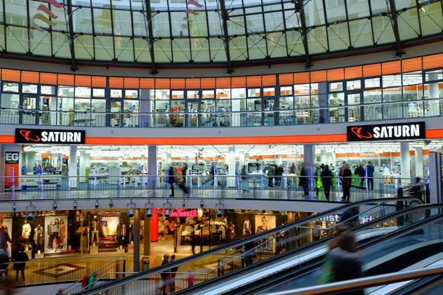 Nach umfangreichen Umbauarbeiten erstrahlt der Elektronikmarkt SATURN in Jena im neuen Glanz.