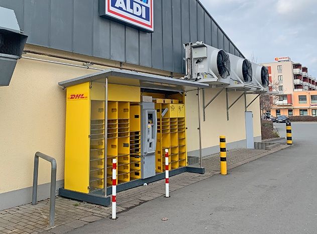 Übernacht stand nur noch ein Gerüst der Paketanlage in der Altenburger Straße.