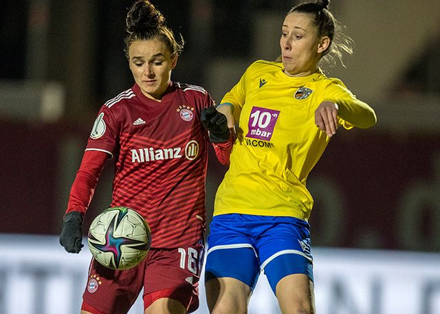 Jenas FCC-Frauen im DFB-Pokal-Viertelfinale gegen den FC Bayern München am 28. Februar 2022 im Ernst-Abbe-Sportfeld.