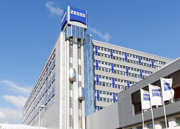 Werksansicht ZEISS Gebäude in Jena-Süd.