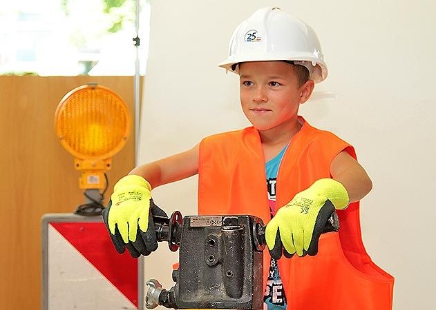 Bei strahlendem Sonnenschein erlebten am Samstag Hunderte Besucher einen gelungenen Tag der offenen Tür bei den Stadtwerken in Jena.