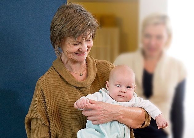 Während die Ehrenamtlichen des wellcome-Projekts der Bürgerstiftung Jena sich um das Baby kümmern, kann Mama duschen, den Haushalt erledigen oder mal kurz die Füße hochlegen.