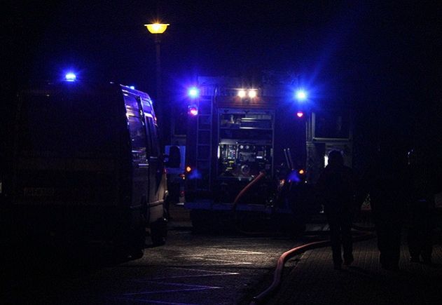 Zu einem Wohnungsbrand wurden Polizei und Feuerwehr am Sonntag gegen 22.15 Uhr in die Felix-Auerbach-Straße in Jena gerufen.