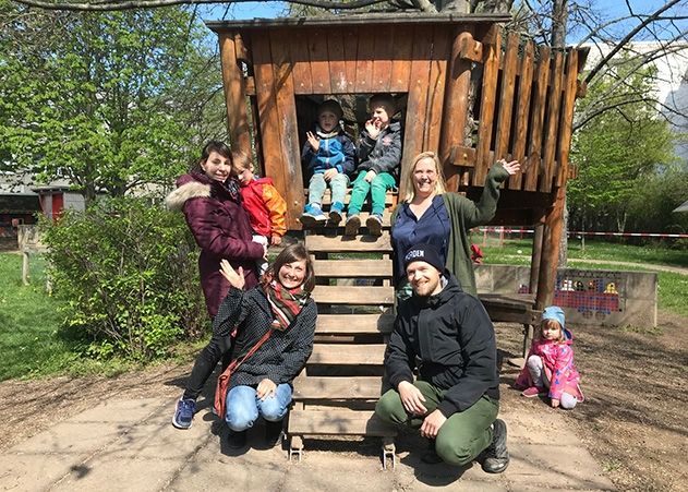 Das Team um Kita-Leiterin Anne Seils (r.) freuen sich über die ersten Kinder.