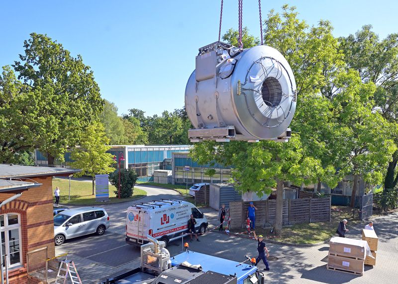 Am Universitätsklinikum Jena wird ein hochmodernes 7-Tesla-Magnetfeldtomografiegerät installiert.
