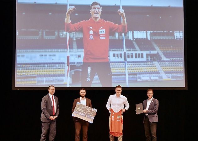 Michael Rabich, Sponsor Sparkasse Jena-Saale-Holzland, Sportdezernent Benjamin Koppe, Olympiasieger Thomas Röhler und Oberbürgermeister Thomas Nitzsche.