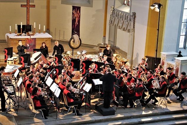 Eine musikalische Entdeckungsreise durch das Mutterland der Brass Band Kultur verspricht die „Jenaer Bläserweihnacht“ des Blasmusikvereins Carl Zeiss am 10. Dezember in der Stadtkirche St. Michael.
